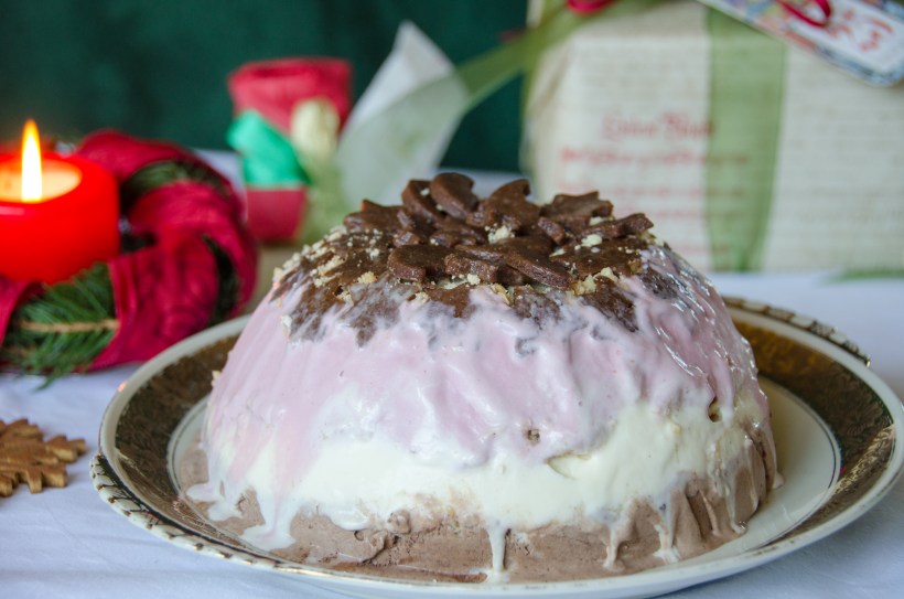 furst-puckler-ice-cream-cake-for-christmas